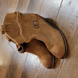 Leather cowgirl boots.